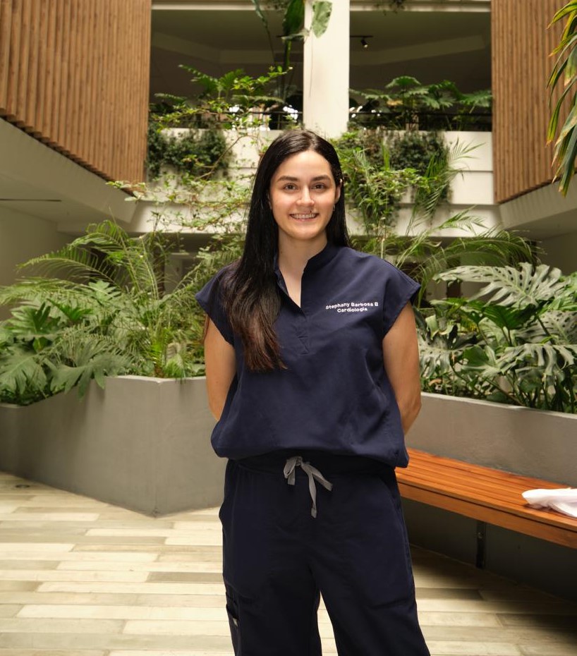 Doctora en las instalaciones de CardioSmart